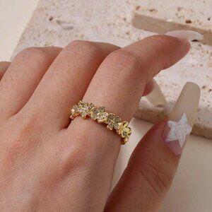 New to Posh C 💎 | Euro Style Minimalist 18k Gold Plated Zirconia Flower Ring